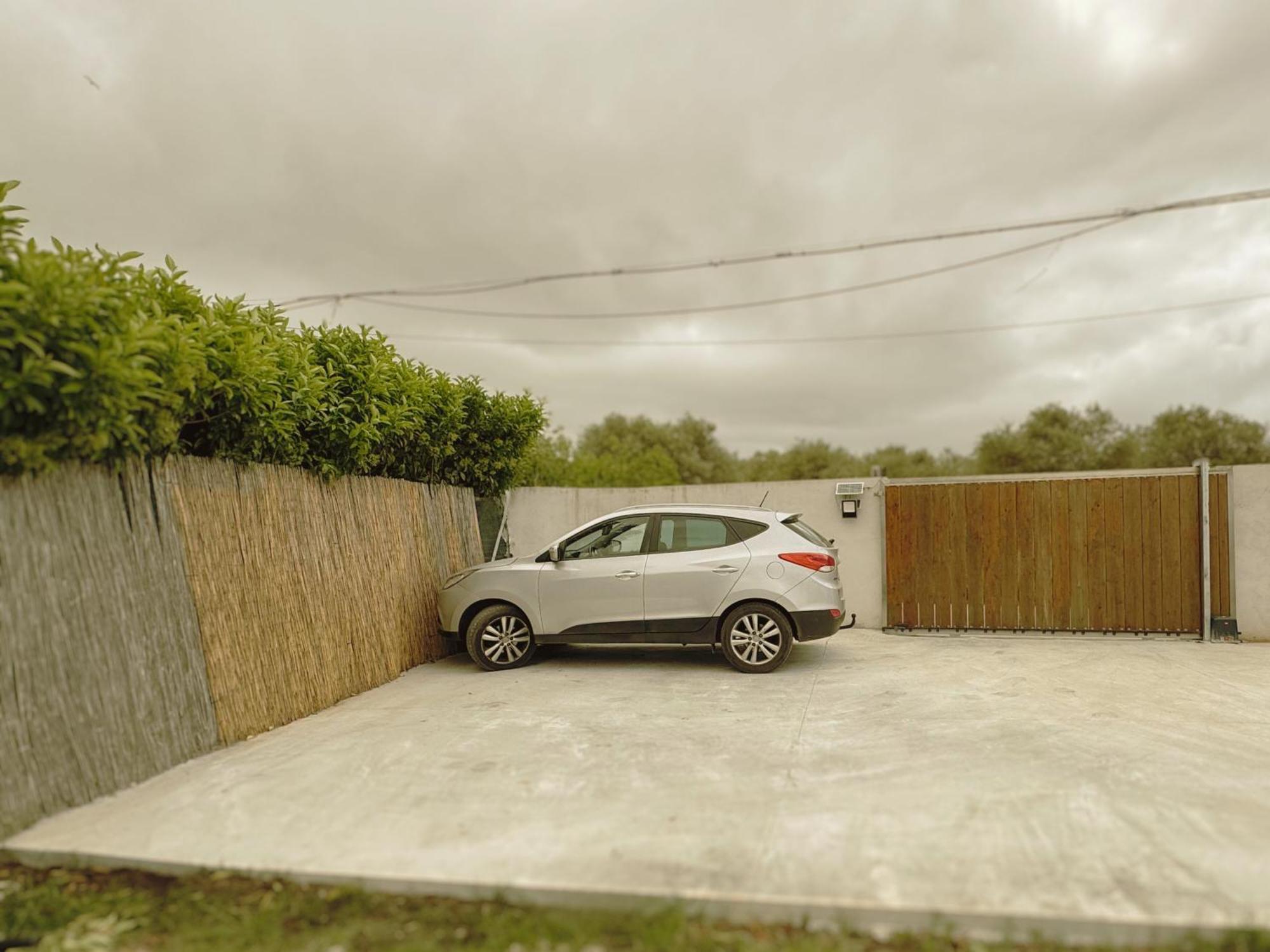 Algherolux -Free Secure Gated Parking For Cars And Motorbikes المظهر الخارجي الصورة